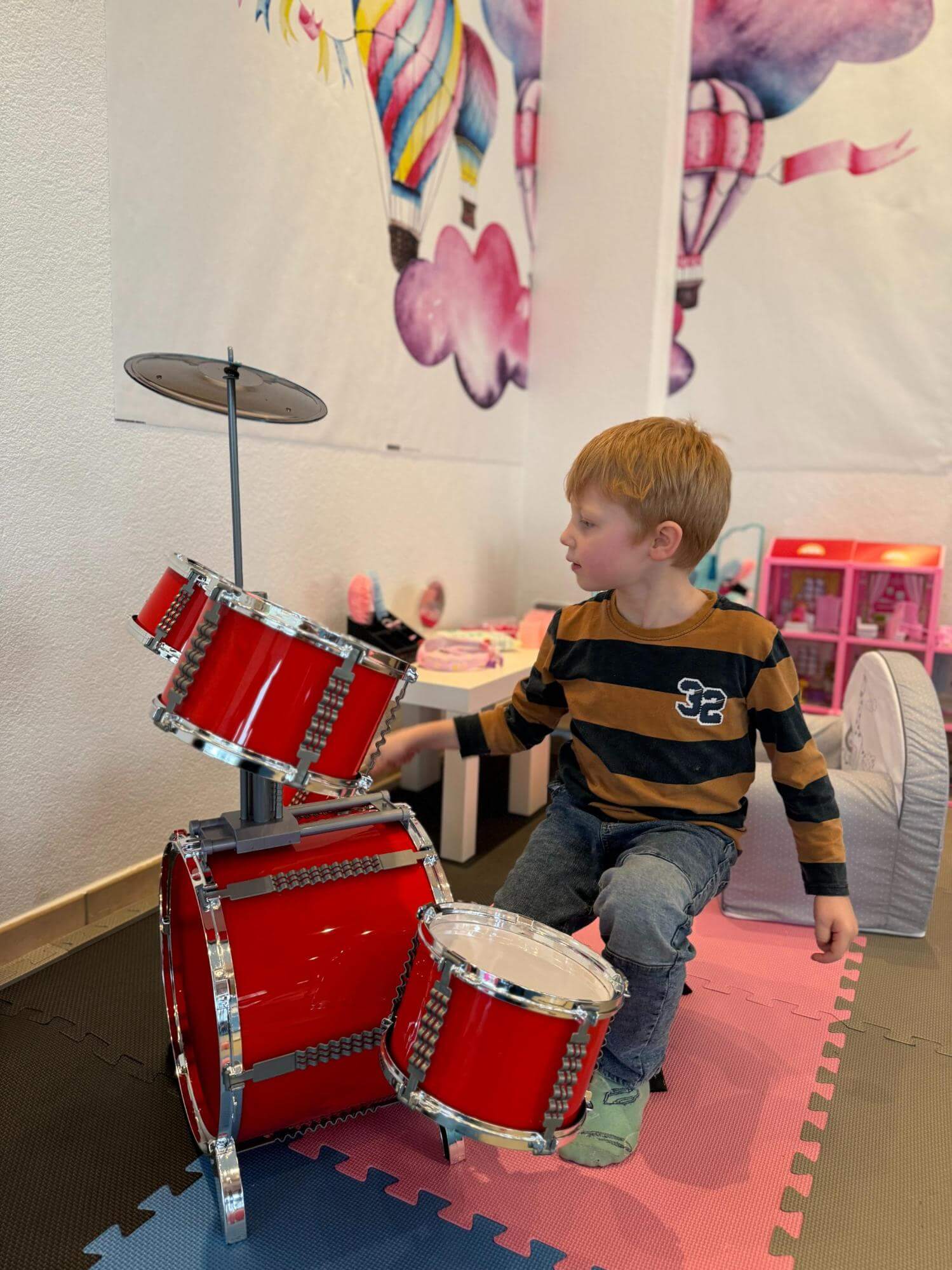 Bubnjevi u igraonici Bubnjevi u igraonici